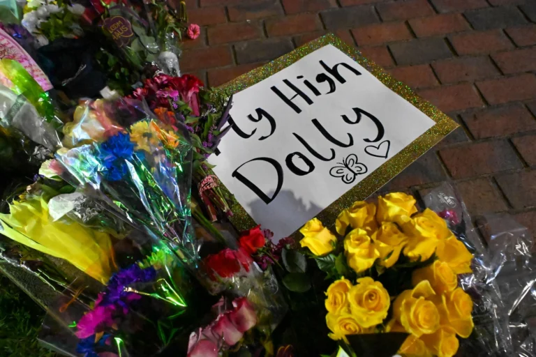 Tennesseans Gather in Sevierville to Honor Their 'Patron Saint' Dolly Parton