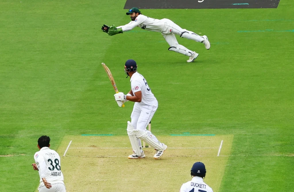 Pakistan Dominates Opening Day at Lord’s as Abbas Tears Through England’s Top Order