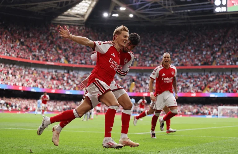 Arsenal Dominate Manchester City 3-0 to Claim Community Shield Victory