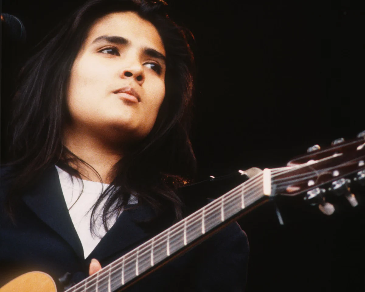 Tanita Tikaram Reflects on the Creation and Legacy of ‘Twist in My Sobriety