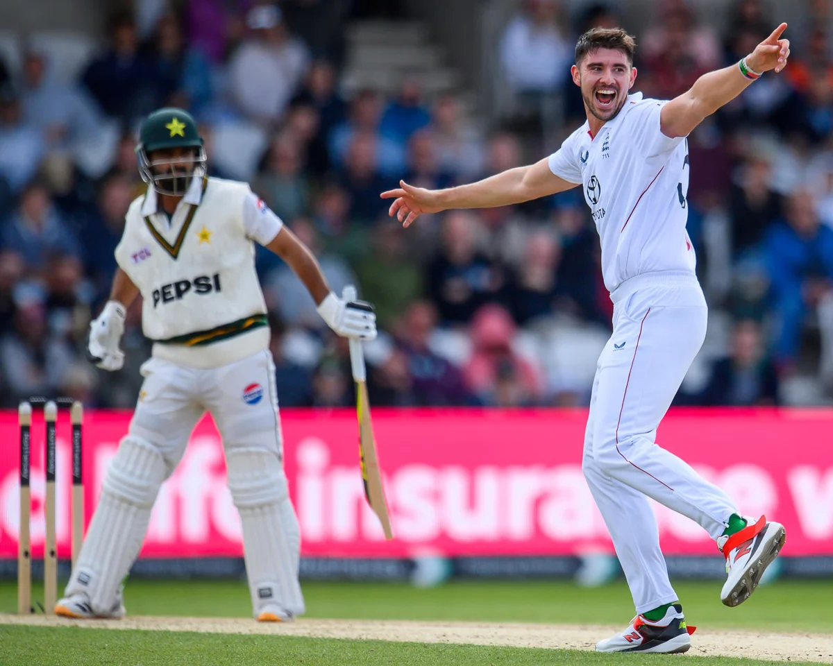 England Dominate Pakistan with Crushing Innings Victory in First Test at Headingley