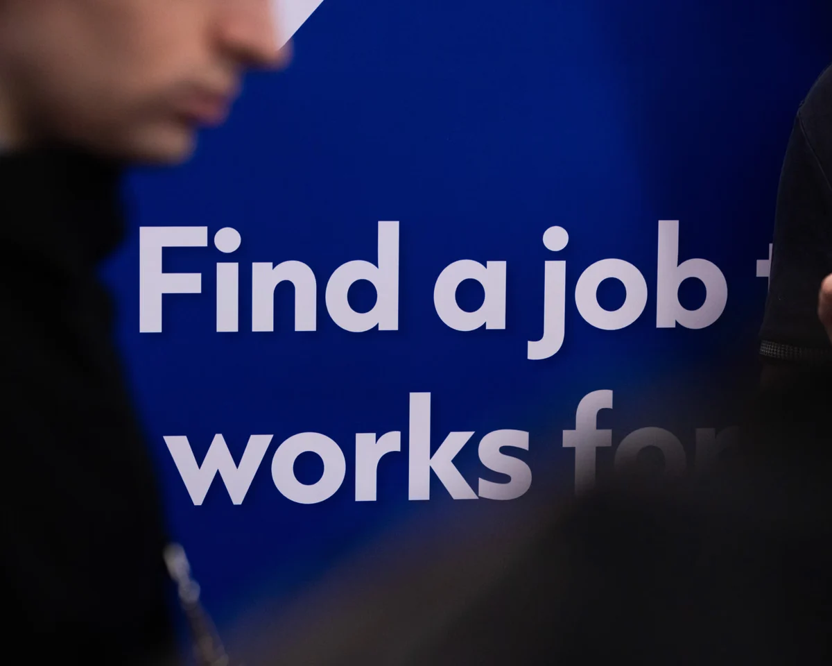 UK Graduate Job Vacancies Hit Decade Low Amid Mounting Market Challenges