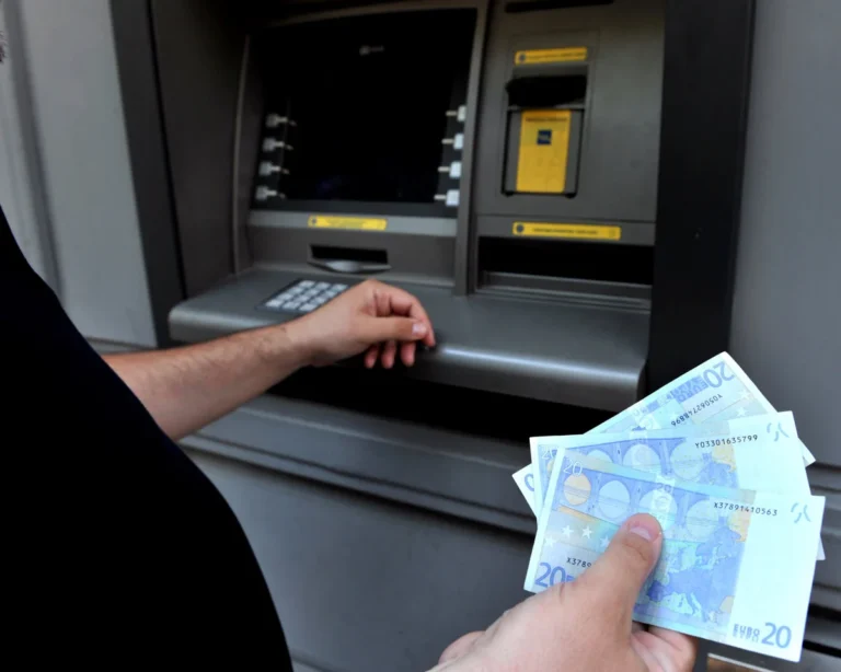 Rising Anxiety Over Global Instability Drives Surge in EU Cash Holdings