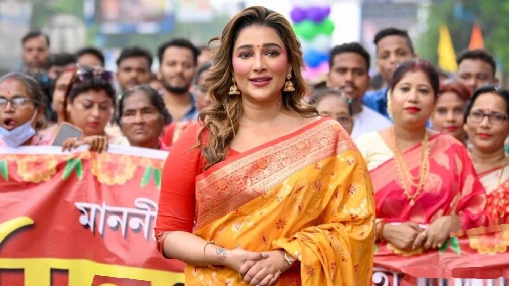 Astrologer Predicts Politics Is Not the Right Path for Actress Sayantika Banerjee