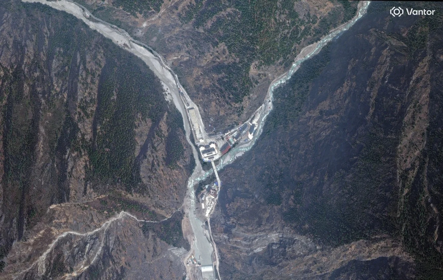 Satellite Imagery Reveals Bedrock Collapse Triggered Massive Floods on Nepal-Tibet Border