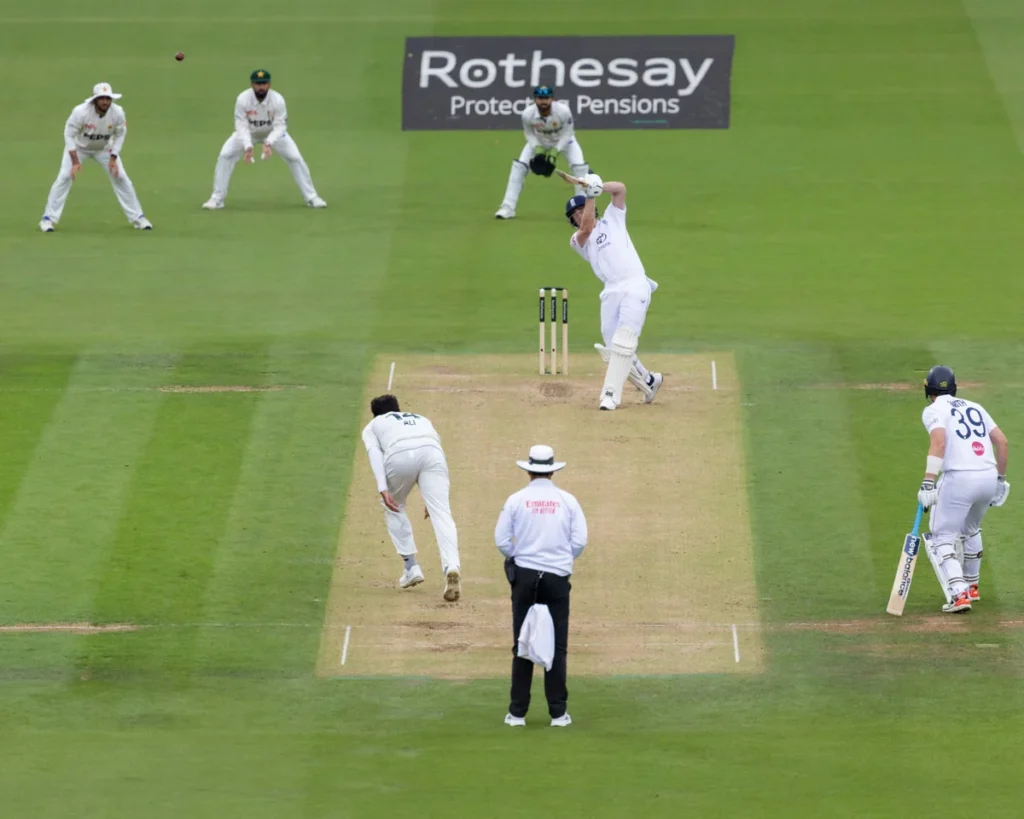 Dan Lawrence Finds New Mentality as England Take Control Against Pakistan at Lord’s