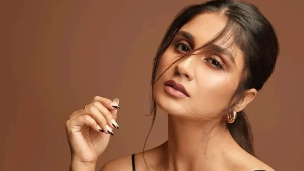 Model-Actress Antara Banerjee Arrested Following Altercation on Aravalli Express