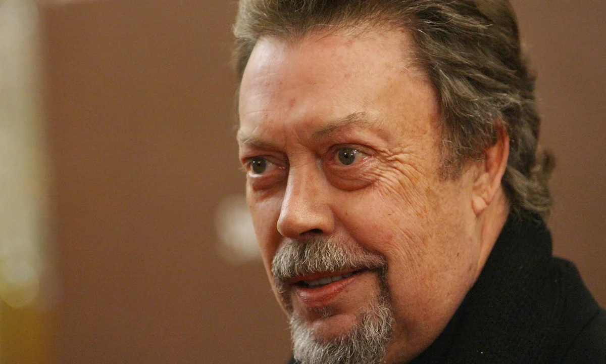 Tim Curry, Versatile Star of The Rocky Horror Picture Show and It, Dies at 80