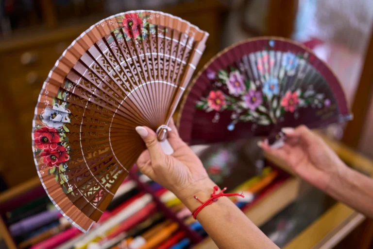 As Temperatures Soar, Spain’s Traditional Folding Hand Fan Sees a Resurgence
