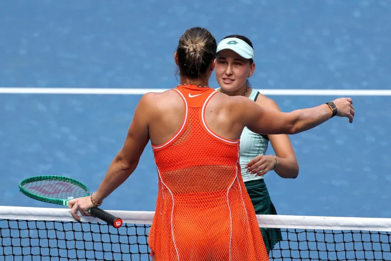 Defending Champions Alcaraz and Sabalenka Advance to US Open Round of 16