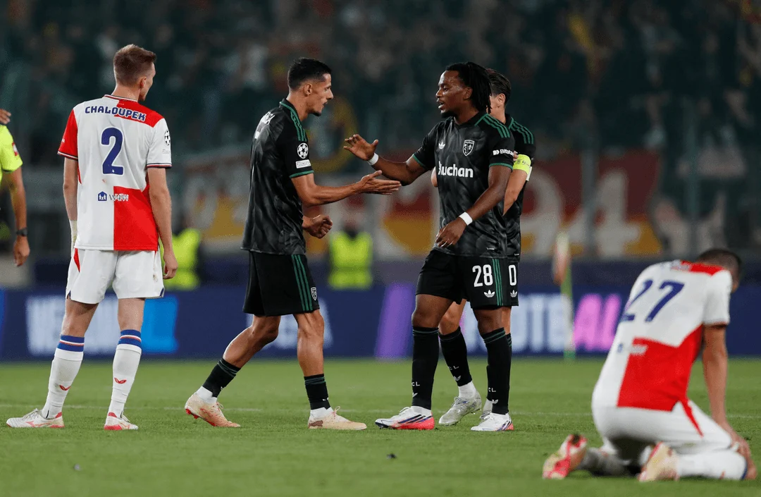 Ten-man Slavia Prague suffer late heartbreak against Lens
