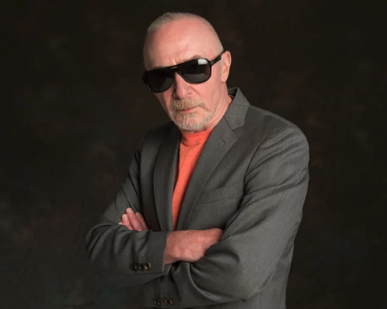 Graham Parker on Five Decades of Music, Hollywood, and Avoiding the Traps of Stardom