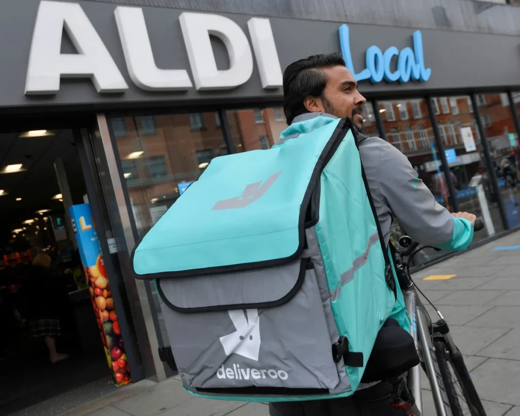 Aldi Commits £900m to UK Expansion as Revenues Hit