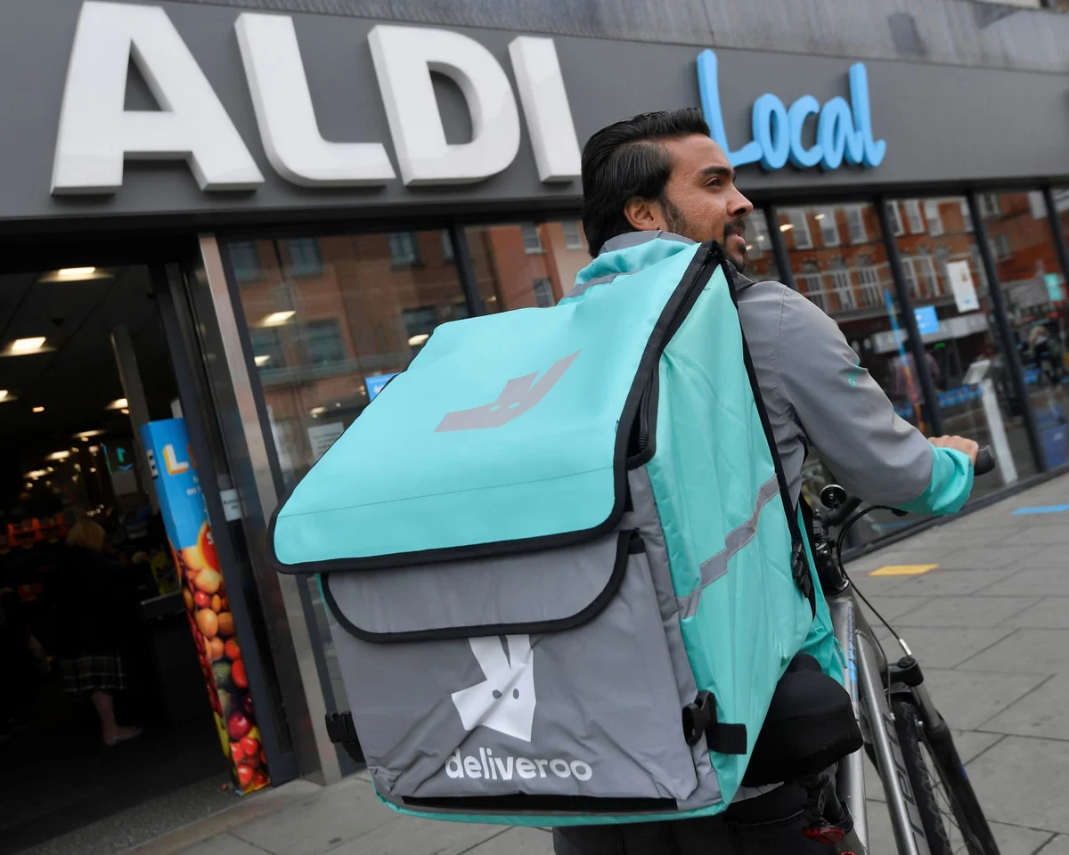 Aldi Commits £900m to UK Expansion as Revenues Hit