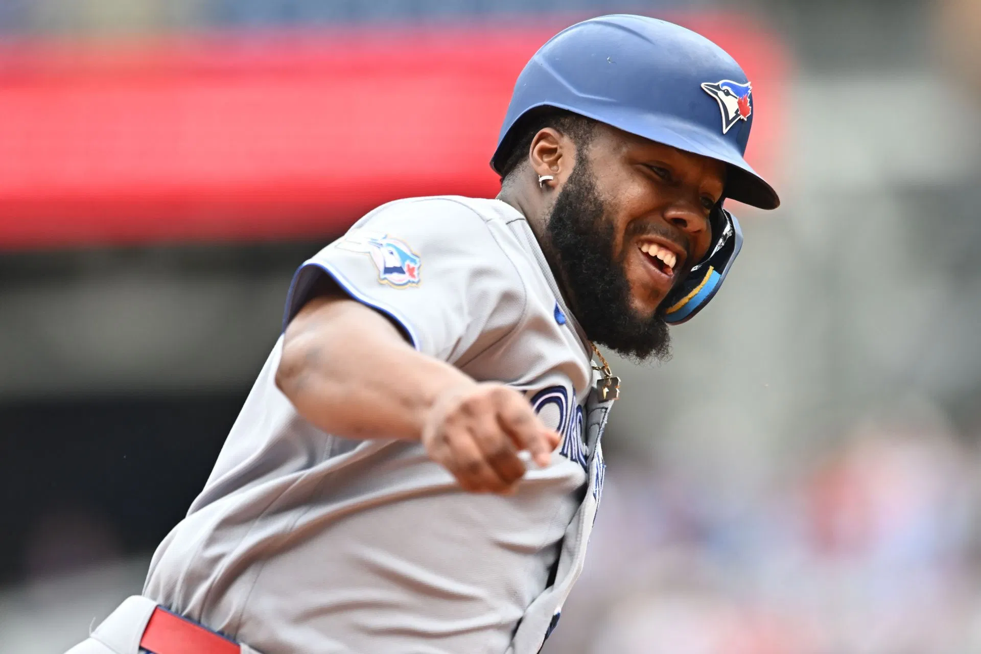 Nathalie Guerrero Shares Stylish Mirror Selfie as Vladimir Guerrero Jr.’s Support System