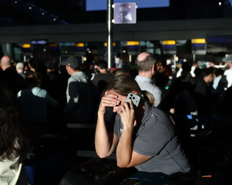 UK Air Traffic Control Glitch Triggers Widespread Flight Cancellations and Travel Chaos