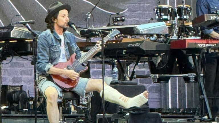 Singer James Bay Performs at Wembley Stadium While Recovering from Broken Ankle