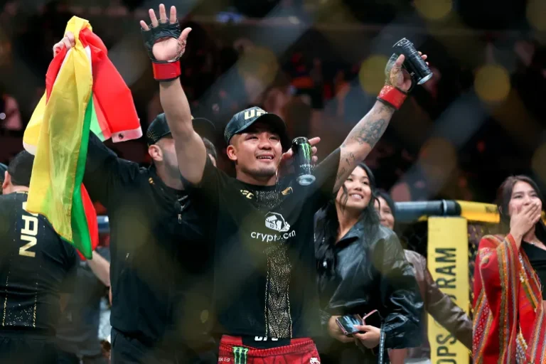 Joshua Van Dominates Pantoja to Defend UFC Flyweight Crown