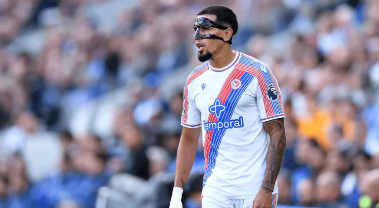 Nottingham Forest complete signing of Colombian defender Daniel Muñoz