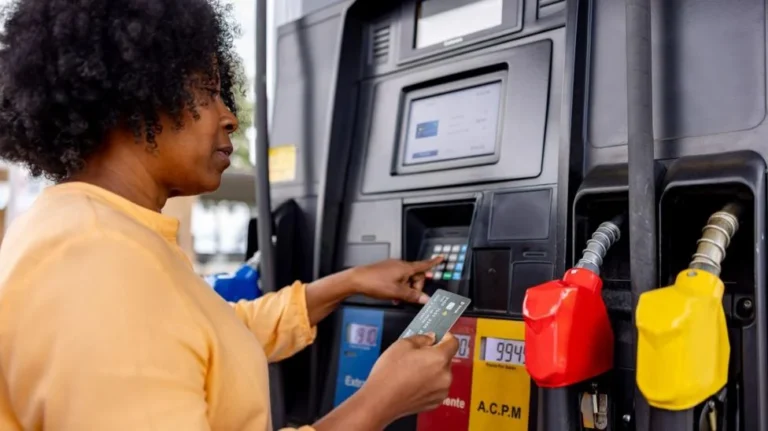US Inflation Holds Steady at 3.4% as Fuel Costs Strain Household Budgets