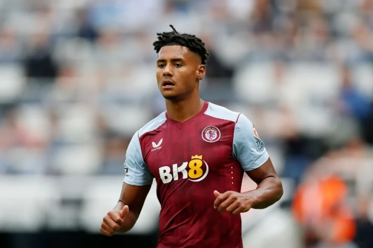 Ollie Watkins Departs Aston Villa for Al Hilal as Emi Martinez Joins Chelsea