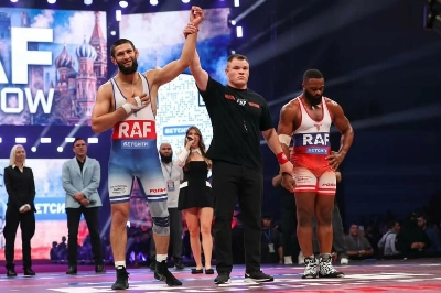 Khamzat Chimaev Secures Rapid Pin Over Tyron Woodley at Moscow Wrestling Tournament