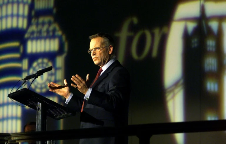 Bestselling Author and Politician Jeffrey Archer Dies at 86
