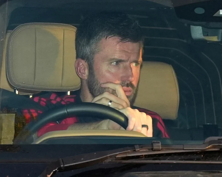 Manchester United Retain Michael Carrick for Chelsea Match