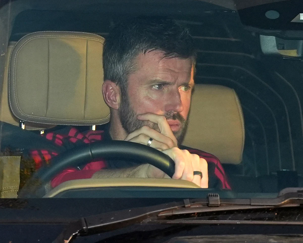 Manchester United Retain Michael Carrick for Chelsea Match