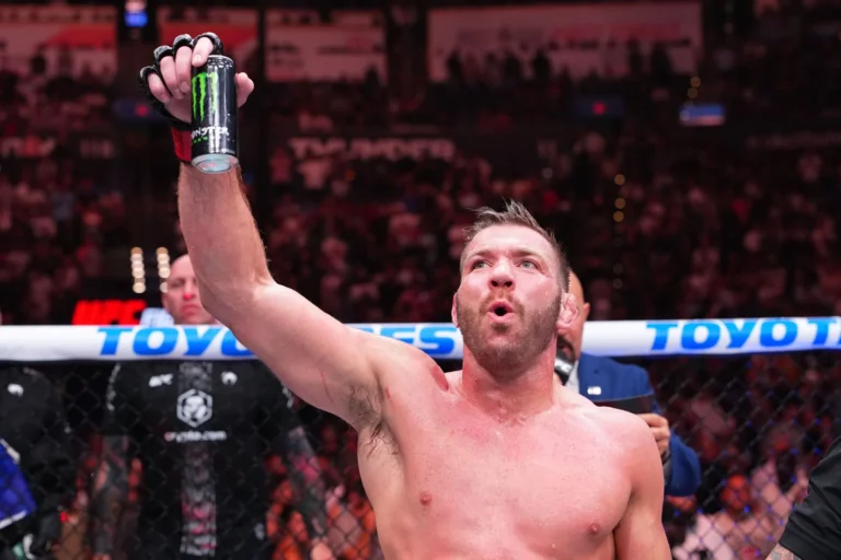 Dricus du Plessis Targets Light Heavyweight Gold After Middleweight