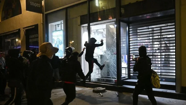 Vinted Cracks Down on Listings of Stolen French Goods