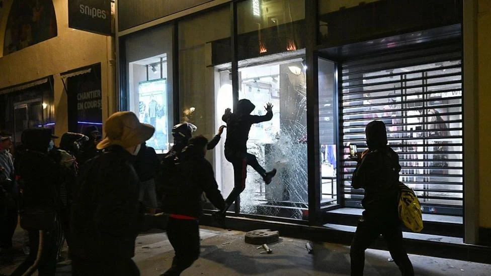 Vinted Cracks Down on Listings of Stolen French Goods
