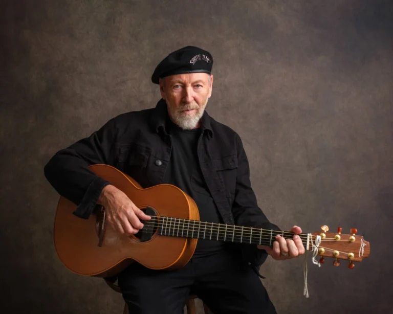Folk Icon Richard Thompson to Answer Reader Questions