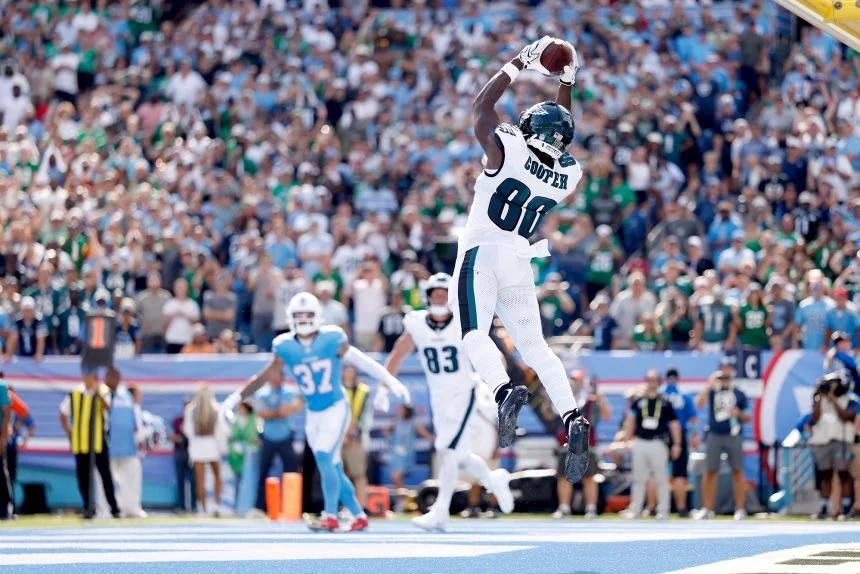 Eagles Edge Titans 24-20 in Scorching Road Opener