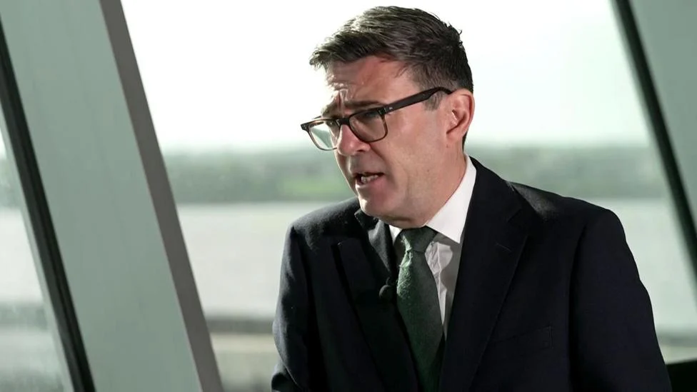 French Minister Invites UK to ‘Come All the Way’