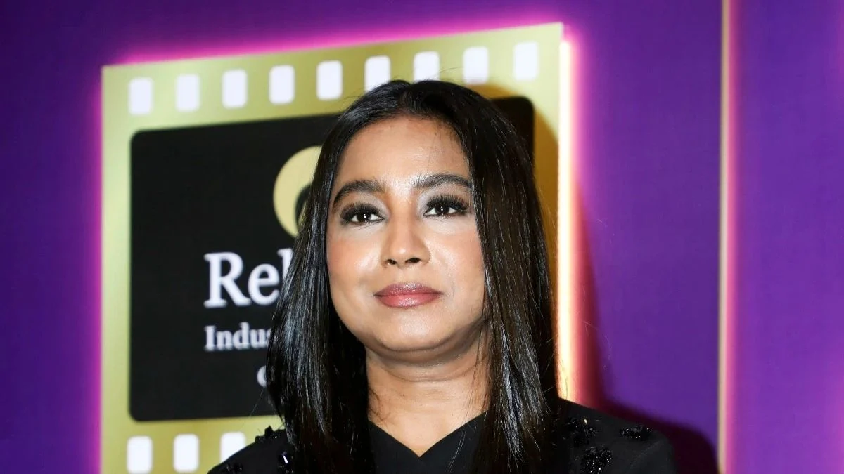 Singer Shilpa Rao Faces Abrupt Mic Cut-Off During Mumbai Music Festival
