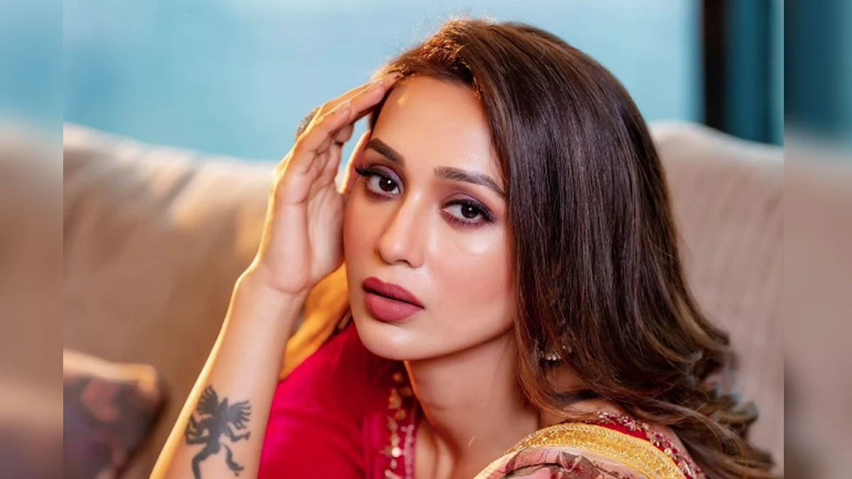 Tollywood Abuzz With Rumors of Mimi Chakraborty’s December Wedding