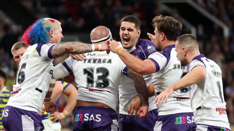 Wakefield Trinity Stun Warrington to Claim Super League Title